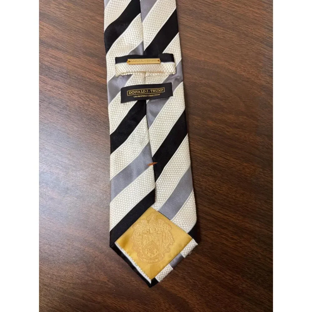 Vintage Donald Trump Tie Signature Collection 59”